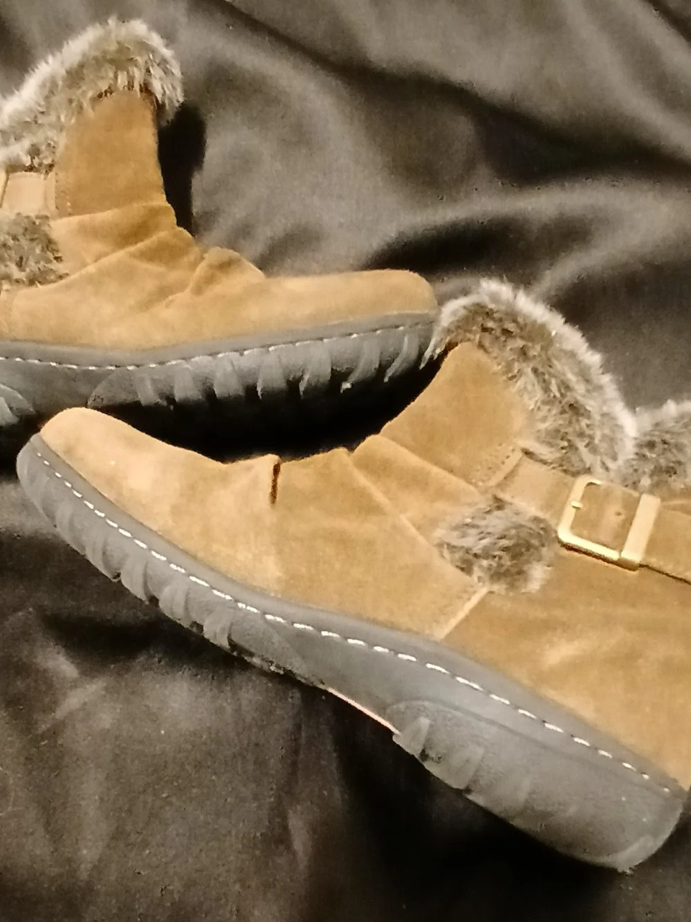 Khombu Women's Lindsey All-Weather Suede Boots